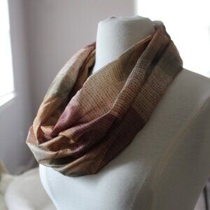 Women's lightweight infinity scarf